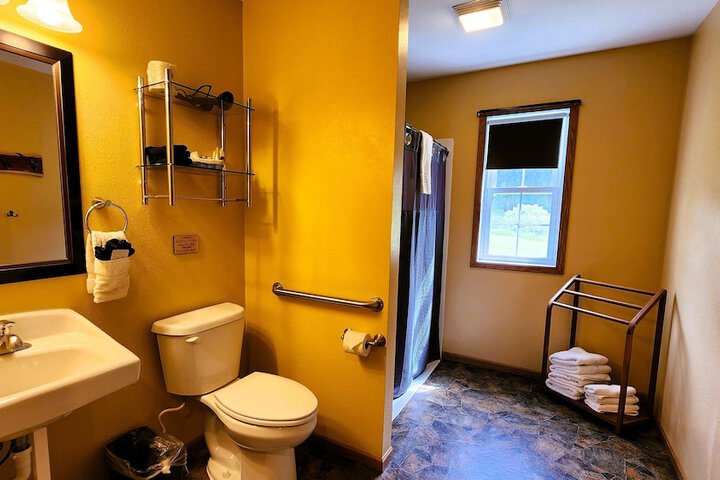 Black Elk Resort Cottages and RV Park