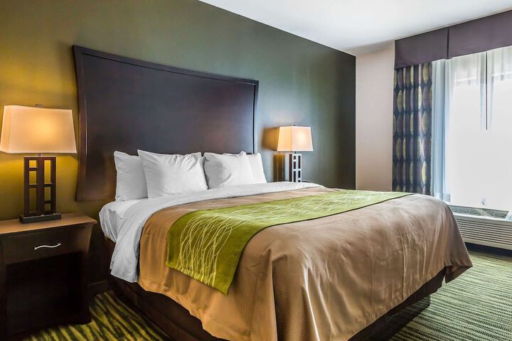 Comfort Inn & Suites Moore - Oklahoma City