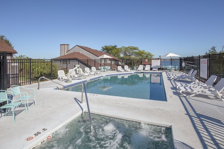 Pool 14 of 82