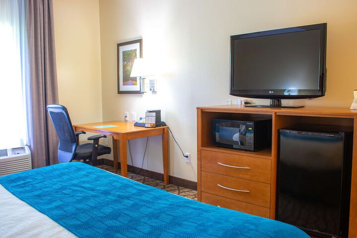 Room 8 of 16