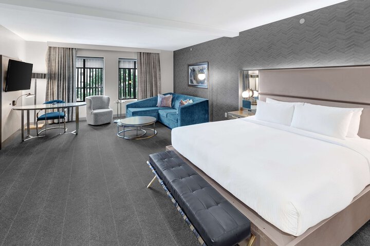 Tulsa Club Hotel Curio Collection by Hilton