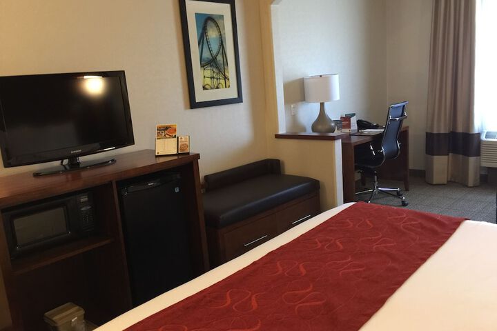Comfort Suites Near Six Flags Magic Mountain