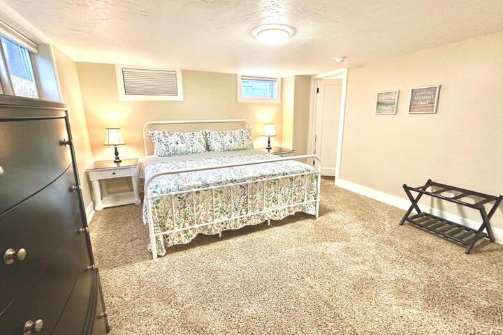 State Street Cottage Suite 1