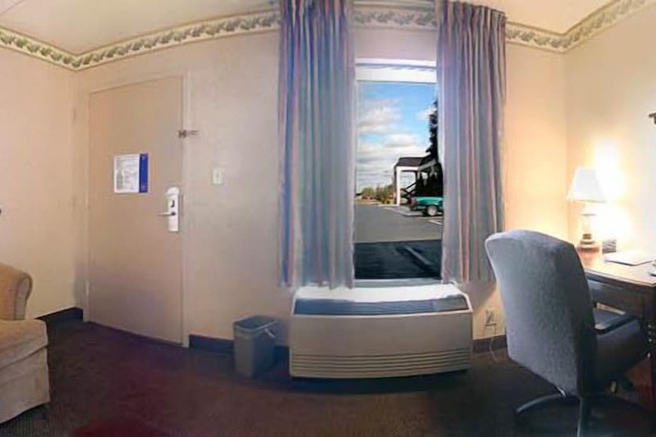 Room 11 of 46