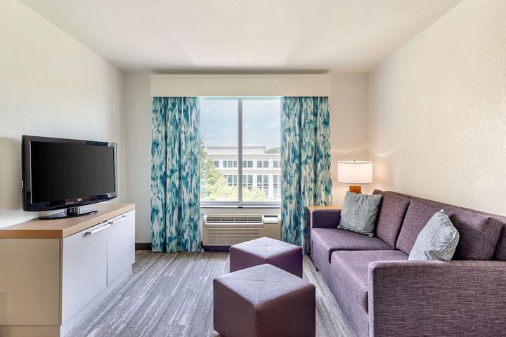 Room 10 of 37