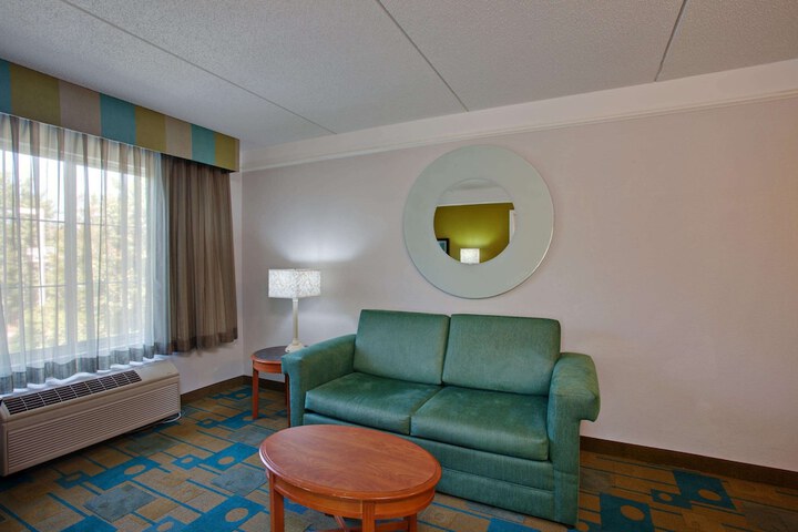 Room 29 of 53