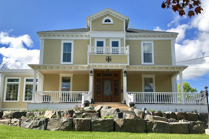 Hotel 5 of 74