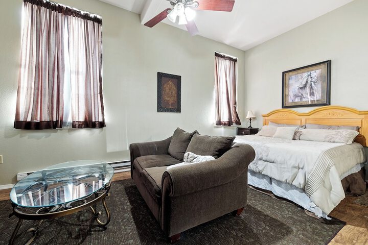 Suites at the Red Rock Vacation rentals