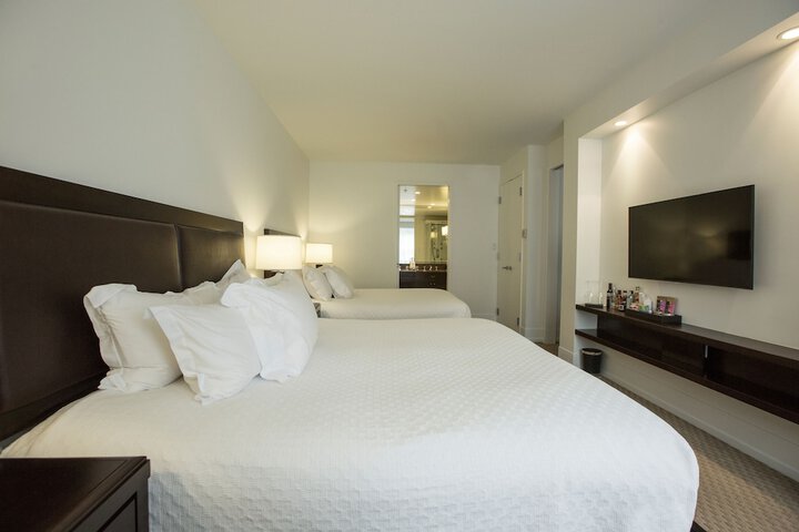 Room 40 of 145