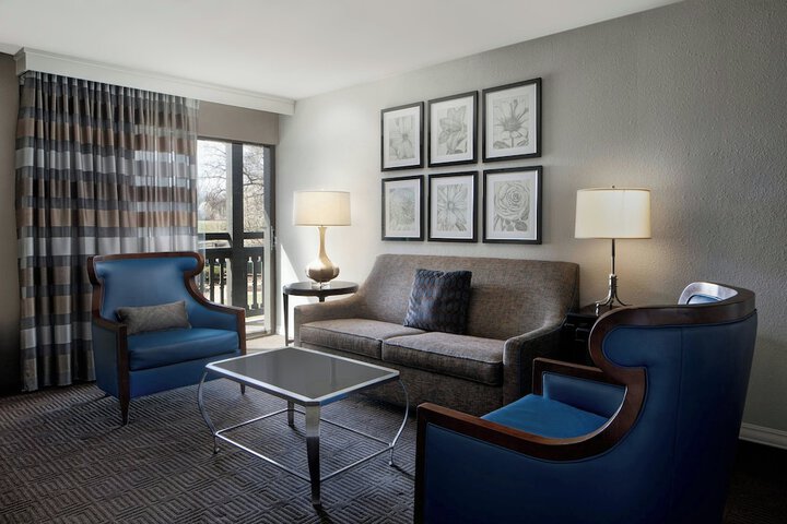 Sheraton Westport Chalet Hotel St. Louis