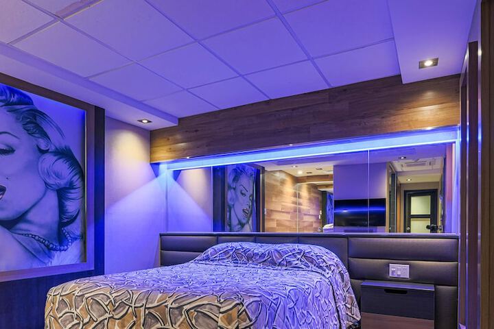 Room 28 of 48