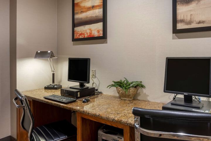 Business Center 38 of 39