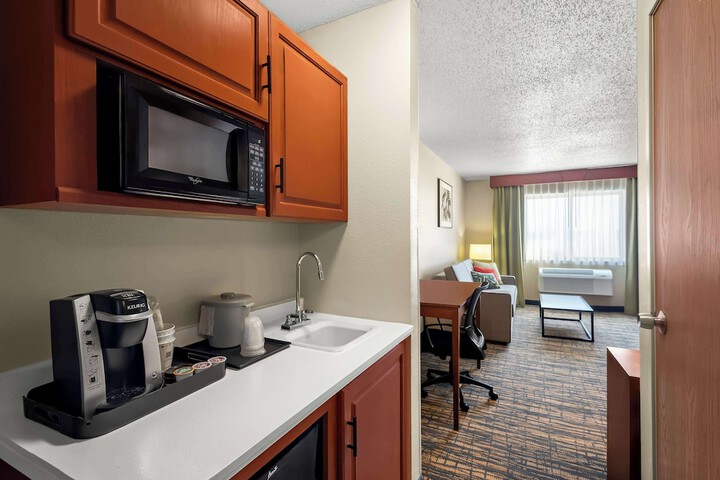 Best Western Fremont / Angola I-80/90 Toll Road