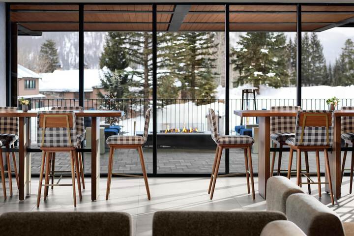 Hotel Alpenrock Breckenridge Curio Collection by Hilton