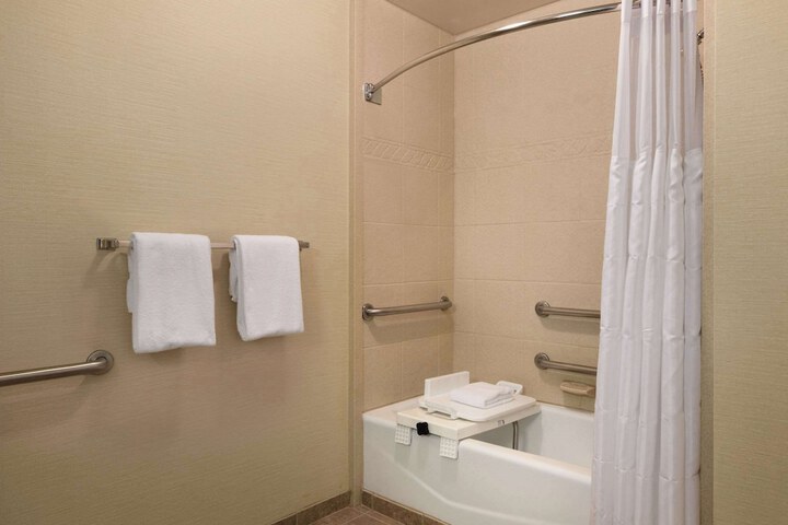 Room 22 of 43