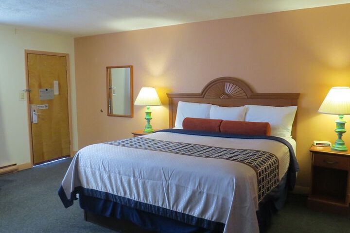 Room 33 of 87