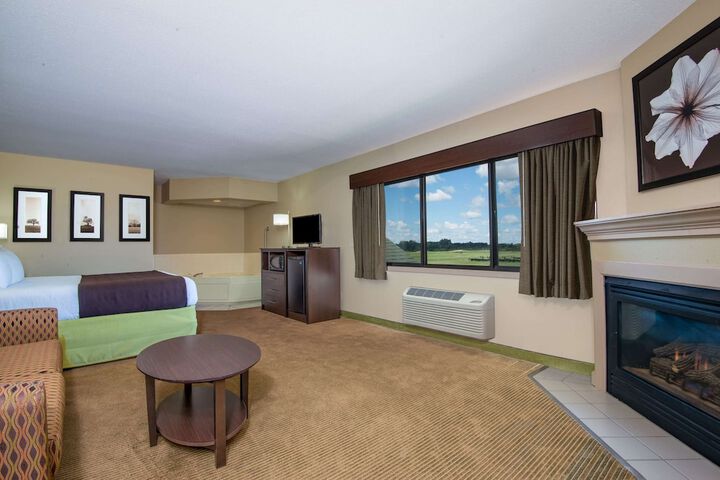 Room 32 of 43
