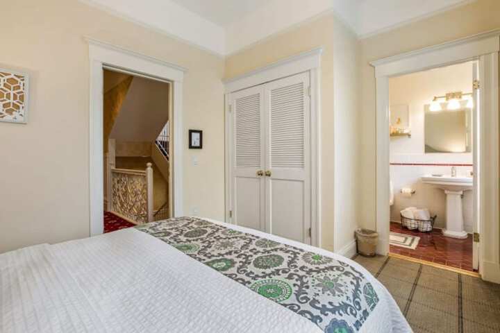 Room 41 of 66