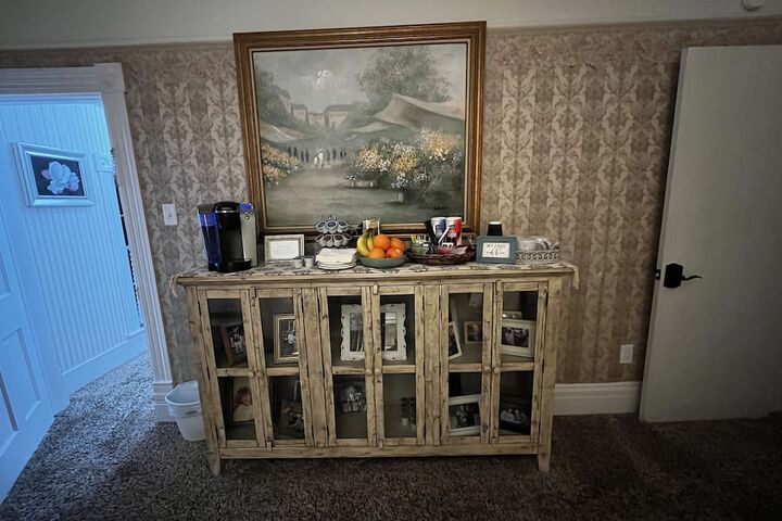Room 27 of 41