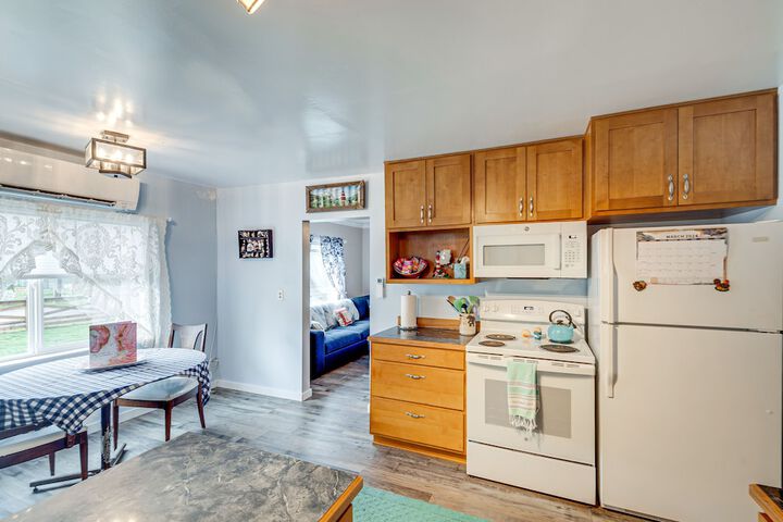 blackberry Cottage w / Yard Near Westport & Beach