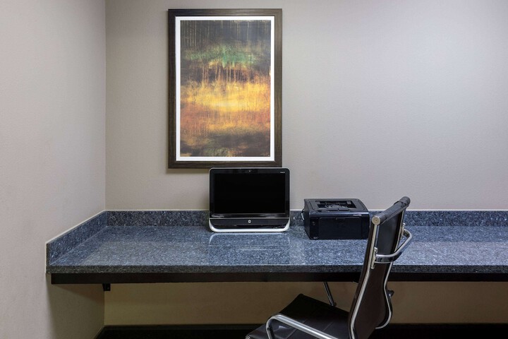 Business Center 32 of 32