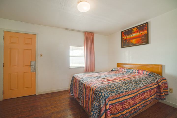 Room 50 of 96