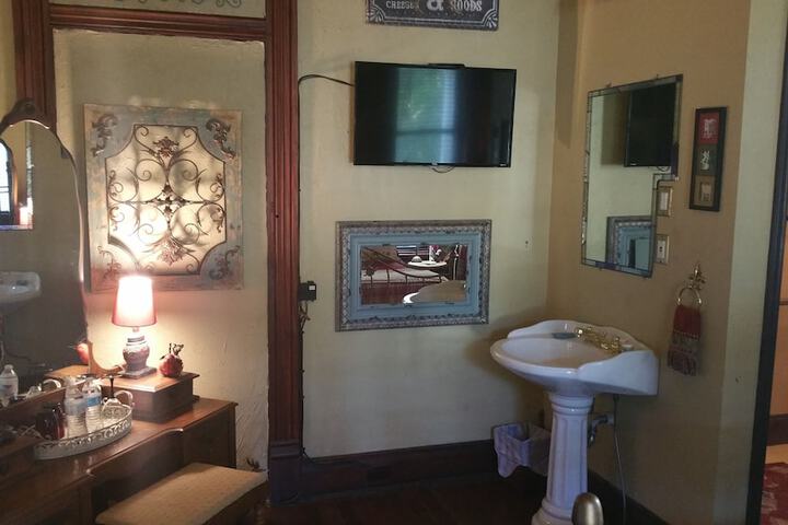 Fig Tree Manor