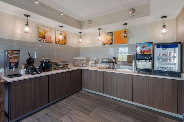 Comfort Inn & Suites Tipp City Dayton North I-75