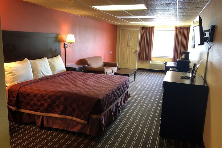 Room 4 of 27