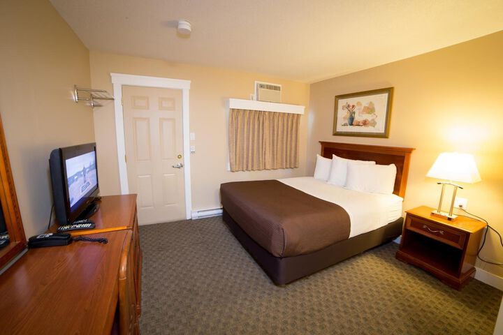 Room 11 of 18