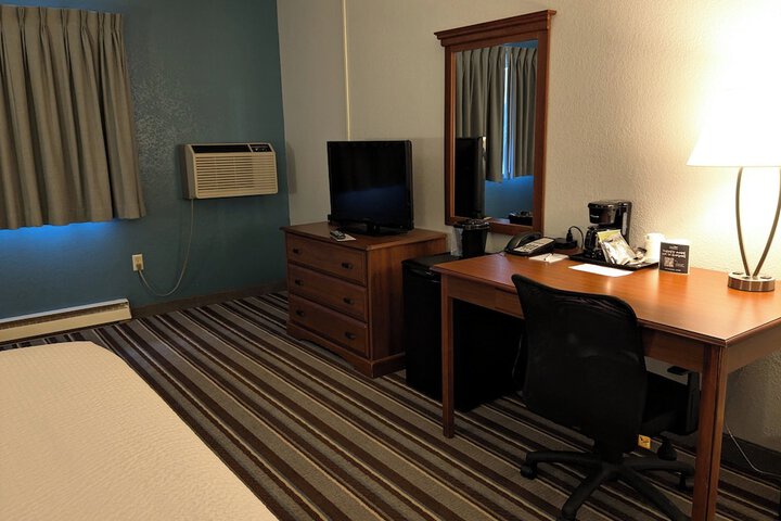 Magnuson Hotel Copper Crown