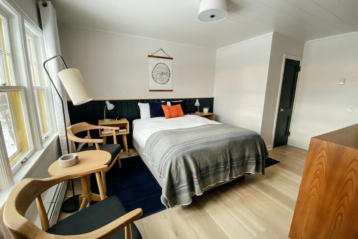Room 161 of 229