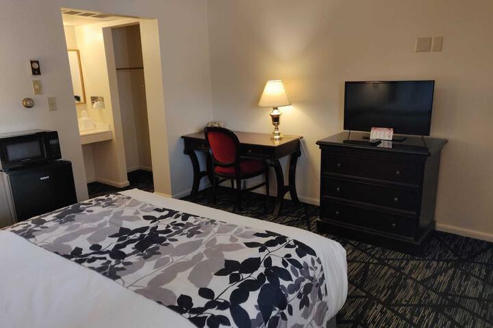 Room 11 of 31