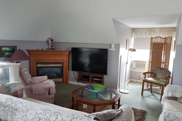 Room 40 of 51
