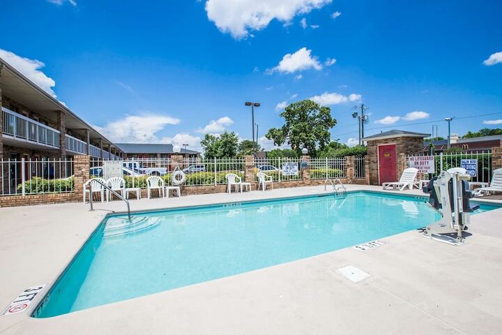 Pool 5 of 23