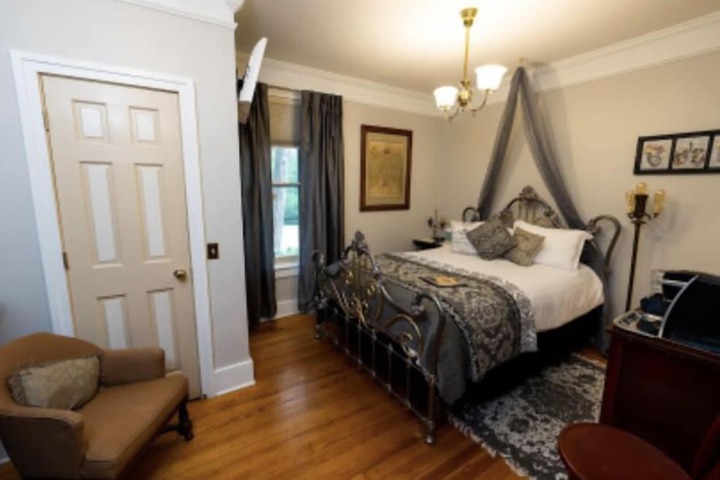 Room 20 of 31