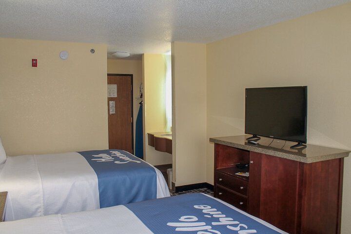 Room 5 of 25