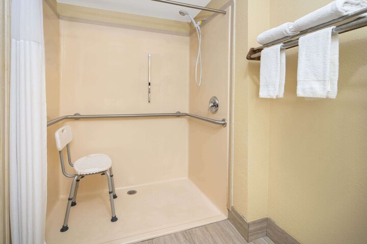 Room 5 of 15