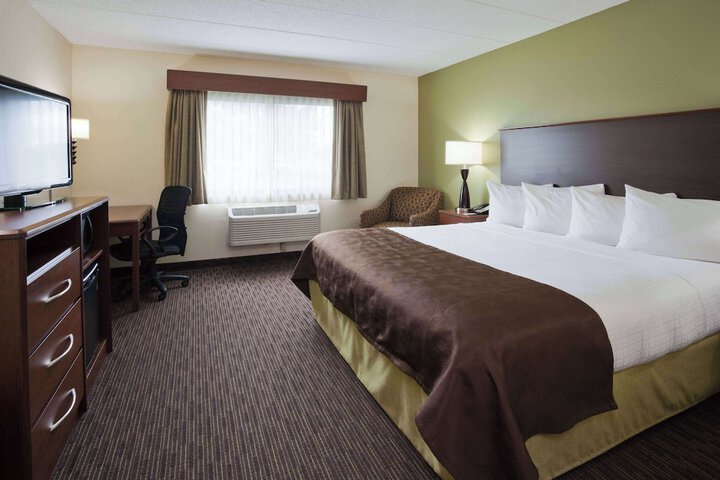 Room 10 of 25