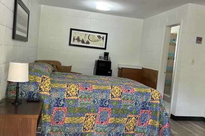 Room 17 of 19