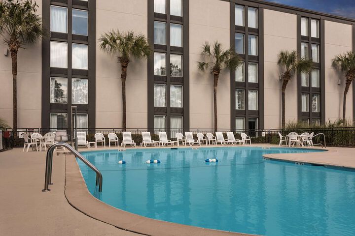 Pool 4 of 32