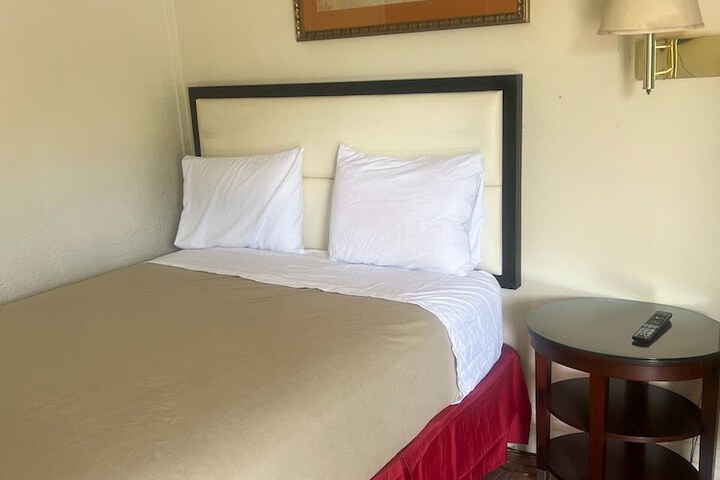 Room 10 of 10