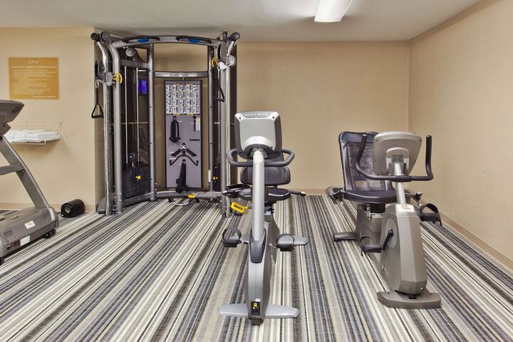Sonesta Simply Suites Chicago Waukegan