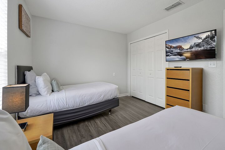 Regal Oaks Resort Vacation Townhomes by IDILIQ