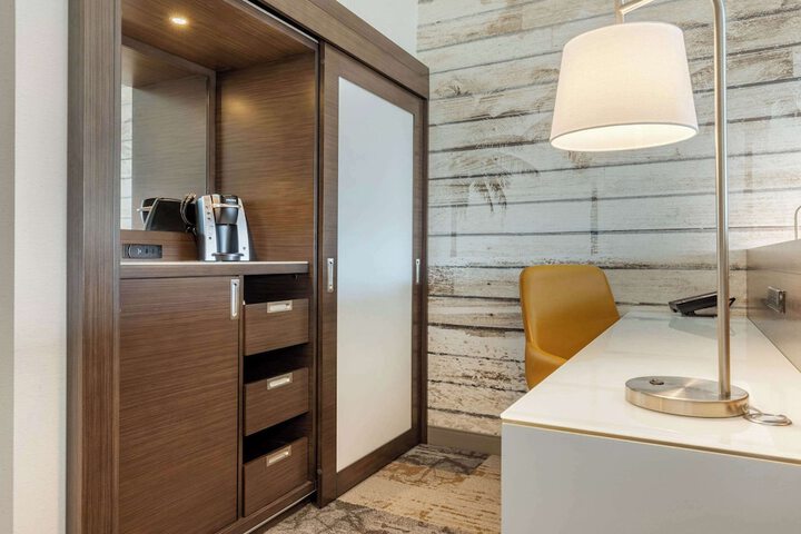 Room 43 of 79
