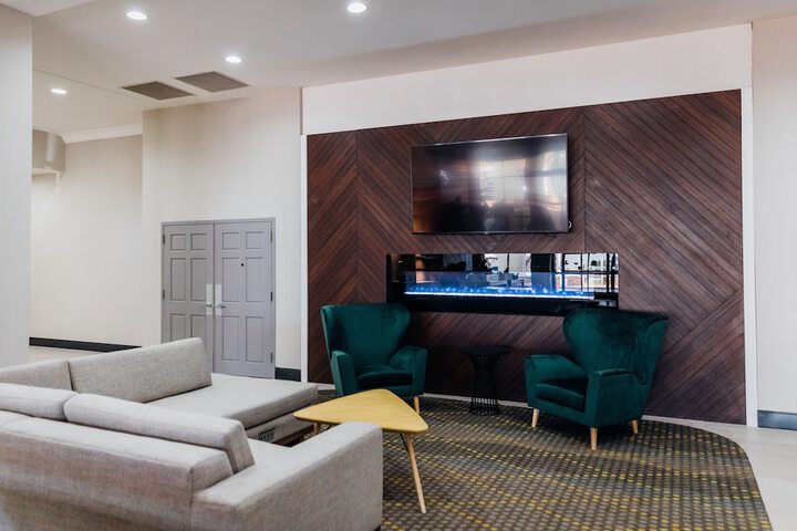 Hotel 5 of 37