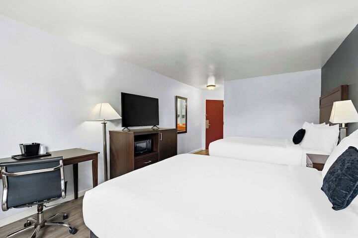Room 13 of 30