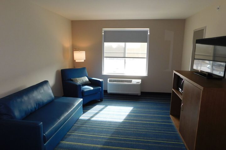 Room 33 of 47