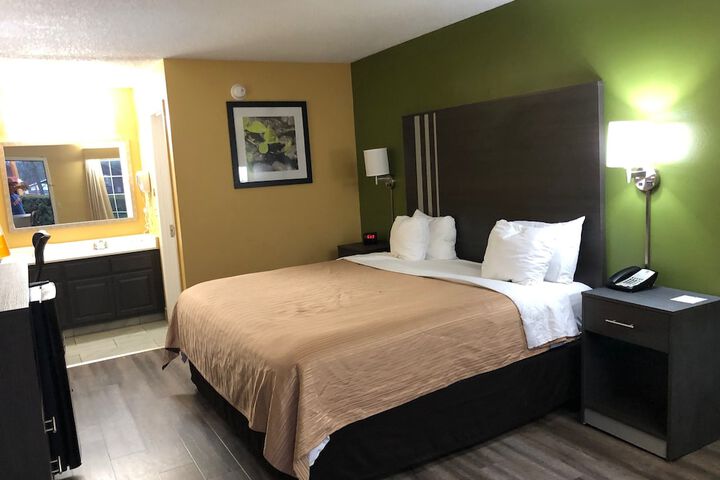 Room 30 of 44