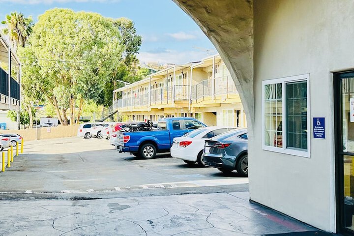 Hotel 4 of 20
